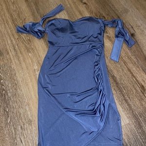 Blue strapless dress, with slit on leg